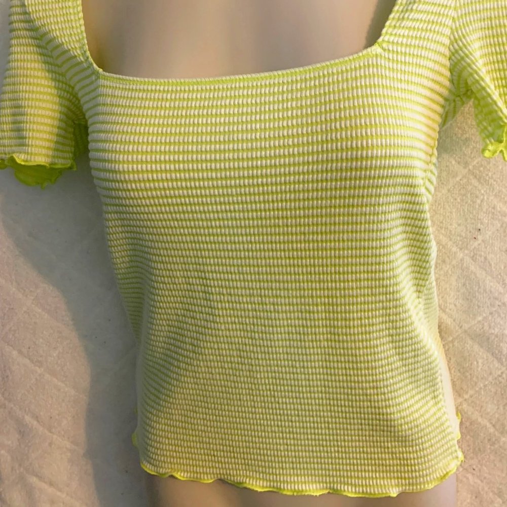 Forever 21 Rayon blend textured stretch green/white top S